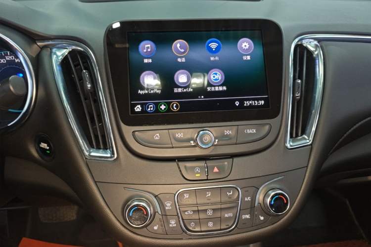 Used Chevrolet Malibu XL 2021 535T Automatic Sport Edition Audio And AC Panel