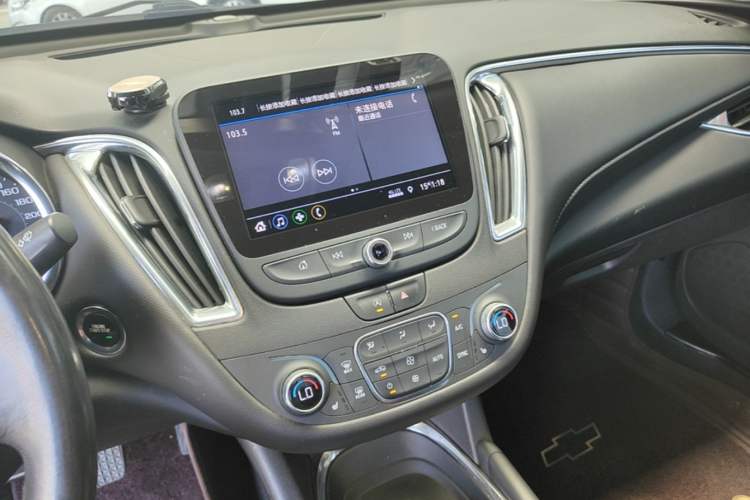 Used Chevrolet Malibu XL 2021 535T Automatic Sport Edition Audio And AC Panel
