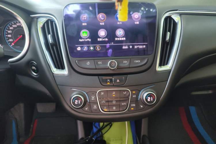 Used Chevrolet Malibu XL 2021 535T Automatic Sport Edition Audio And AC Panel