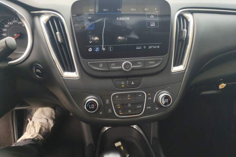 Used Chevrolet Malibu XL 2021 535T Automatic Sport Edition Audio And AC Panel