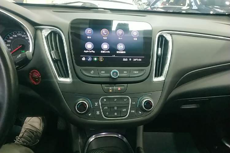 Used Chevrolet Malibu XL 2021 535T Automatic Sport Edition Audio And AC Panel