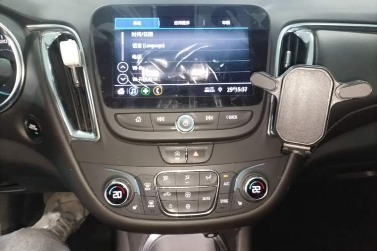 Used Chevrolet Malibu XL 2021 535T Automatic Sport Edition Audio And AC Panel