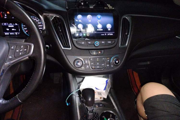 Used Chevrolet Malibu XL 2021 535T Automatic Sport Edition Audio And AC Panel
