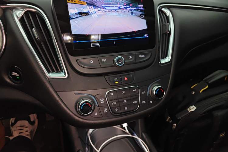 Used Chevrolet Malibu XL 2021 535T Automatic Sport Edition Audio And AC Panel