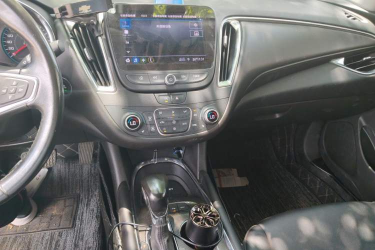 Used Chevrolet Malibu XL 2021 535T Automatic Sport Edition Audio And AC Panel