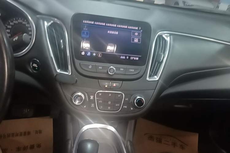 Used Chevrolet Malibu XL 2021 535T Automatic Sport Edition Audio And AC Panel