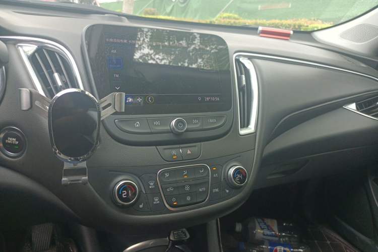 Used Chevrolet Malibu XL 2021 535T Automatic Sport Edition Audio And AC Panel