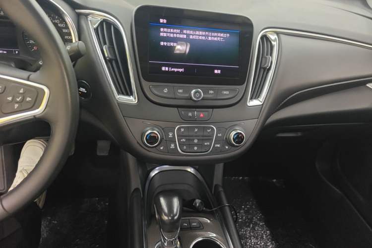 Used Chevrolet Malibu XL 2021 535T Automatic Sport Edition Audio And AC Panel