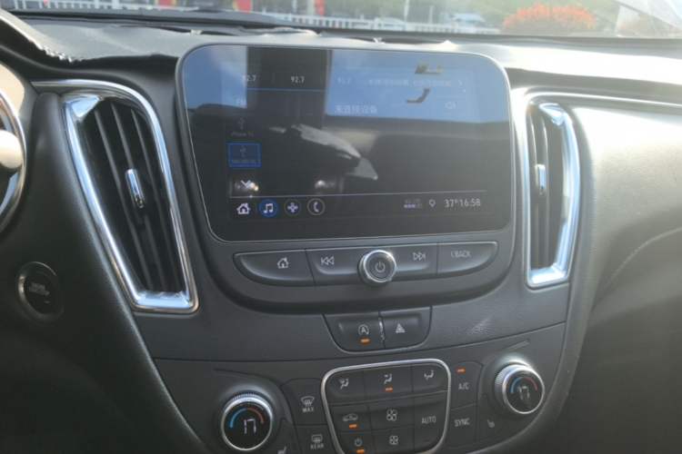 Used Chevrolet Malibu XL 2021 535T Automatic Sport Edition Audio And AC Panel