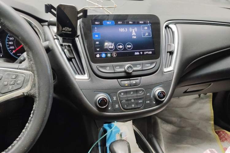 Used Chevrolet Malibu XL 2021 535T Automatic Sport Edition Audio And AC Panel