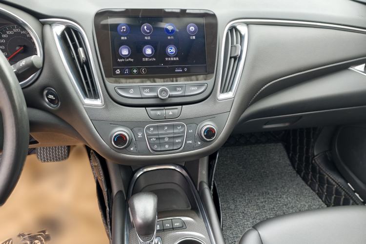 Used Chevrolet Malibu XL 2021 535T Automatic Sport Edition Audio And AC Panel