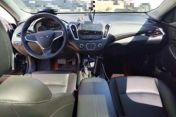 Used Chevrolet Malibu XL 2021 535T Automatic Sport Edition Center Console