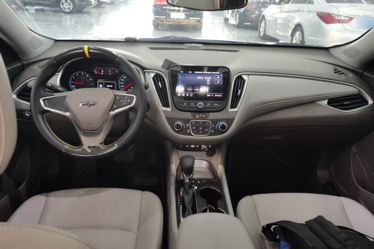 Used Chevrolet Malibu XL 2021 535T Automatic Sharp Edition Center Console