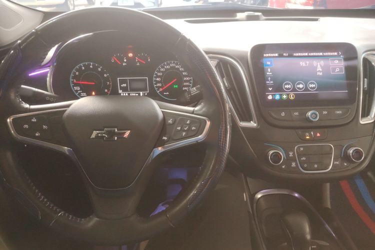 Used Chevrolet Malibu XL 2021 535T Automatic Sport Edition Center Console