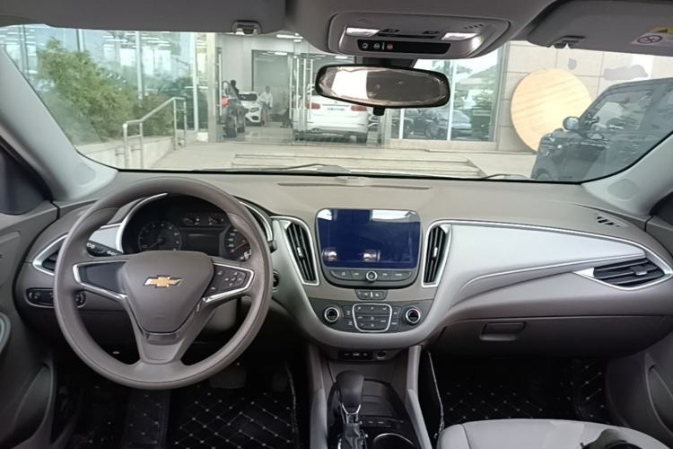 Used Chevrolet Malibu XL 2021 535T Automatic Sharp Edition Center Console
