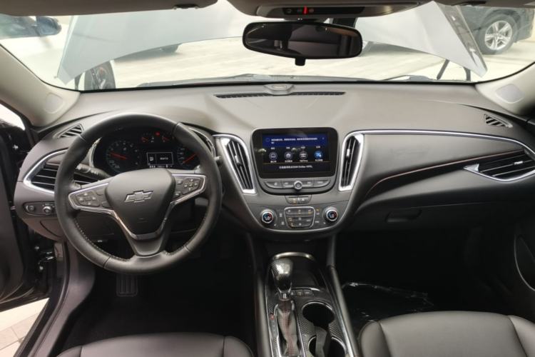 Used Chevrolet Malibu XL 2021 Redline 550T Automatic Sharp Edition Center Console