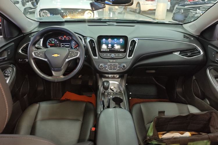 Used Chevrolet Malibu XL 2021 535T Automatic Sport Edition Center Console