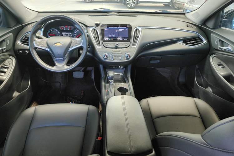 Used Chevrolet Malibu XL 2021 535T Automatic Sport Edition Center Console