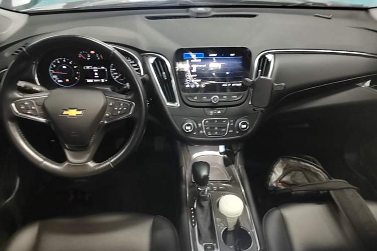 Used Chevrolet Malibu XL 2021 535T Automatic Sport Edition Center Console