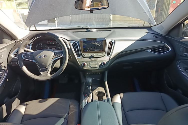 Used Chevrolet Malibu XL 2021 535T Automatic Sport Edition Center Console