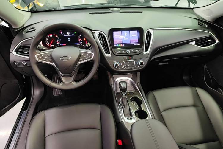 Used Chevrolet Malibu XL 2021 535T Automatic RuiLian Edition Center Console