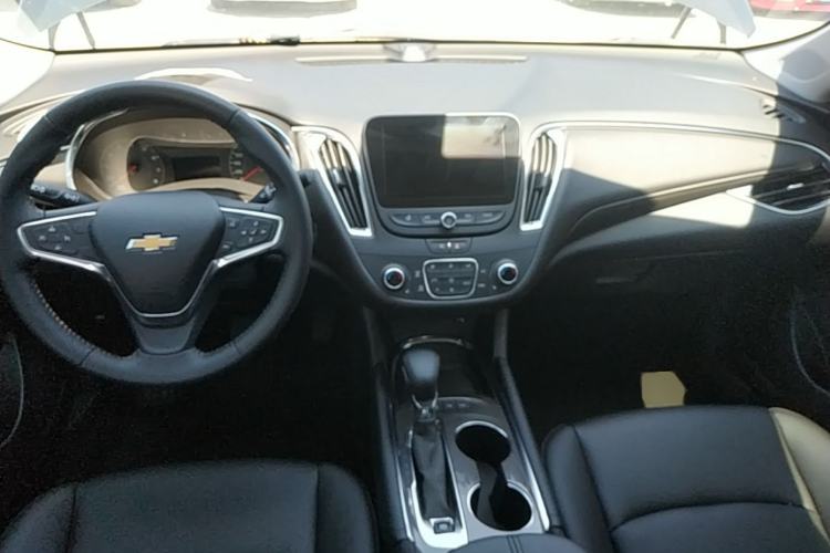 Used Chevrolet Malibu XL 2021 535T Automatic Sport Edition Center Console