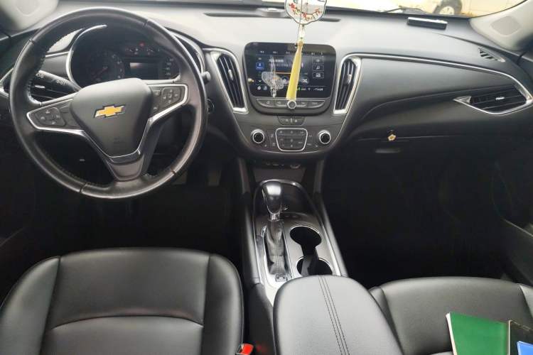 Used Chevrolet Malibu XL 2021 535T Automatic Sport Edition Center Console