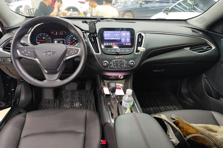 Used Chevrolet Malibu XL 2021 Redline 550T Automatic Sharp Edition Center Console