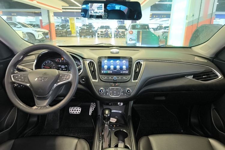 Used Chevrolet Malibu XL 2021 Redline 550T Automatic Sharp Edition Center Console
