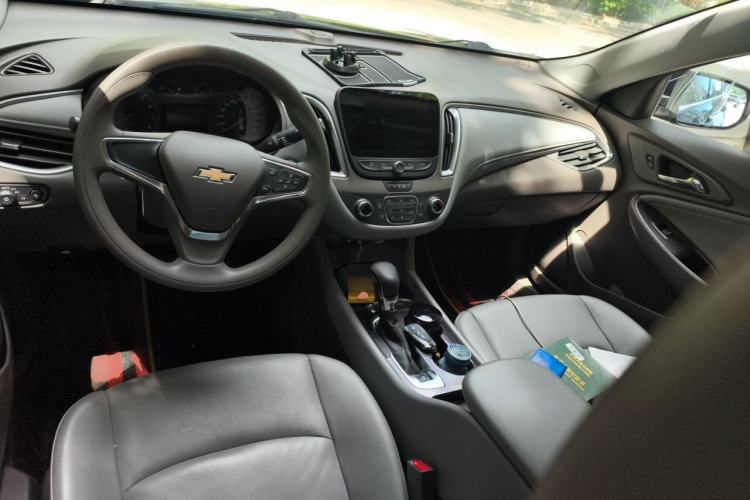 Used Chevrolet Malibu XL 2021 535T Automatic Sharp Edition Center Console