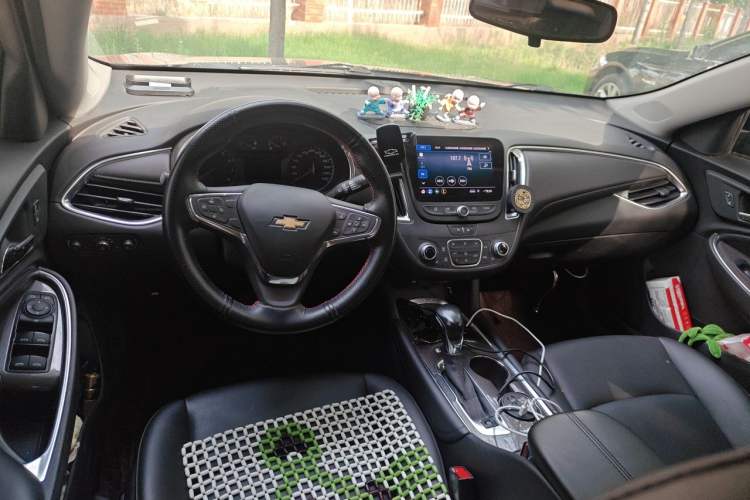Used Chevrolet Malibu XL 2021 535T Automatic Sport Edition Center Console