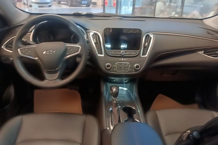 Used Chevrolet Malibu XL 2021 Redline 550T Automatic RuiLian Edition Center Console