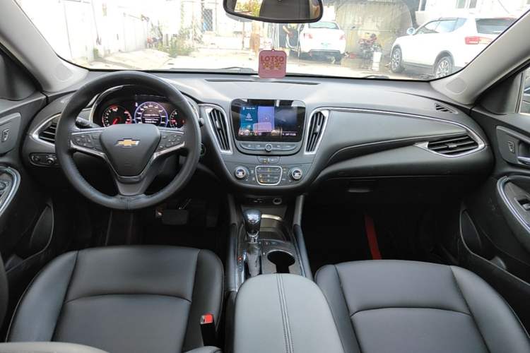 Used Chevrolet Malibu XL 2021 535T Automatic RuiLian Edition Center Console