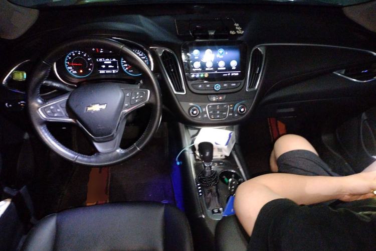 Used Chevrolet Malibu XL 2021 535T Automatic Sport Edition Center Console