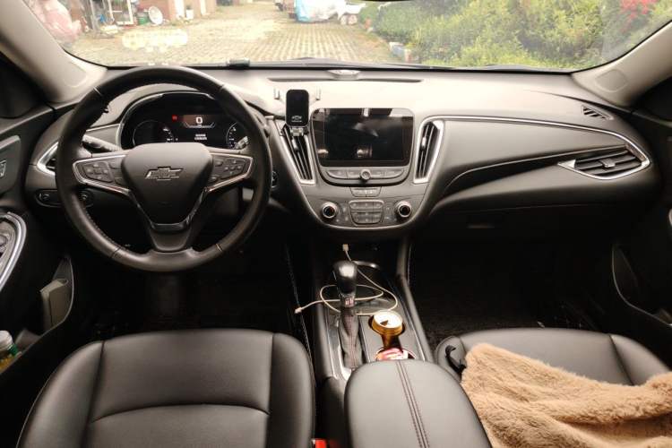 Used Chevrolet Malibu XL 2021 Redline 550T Automatic RuiLian Edition Center Console