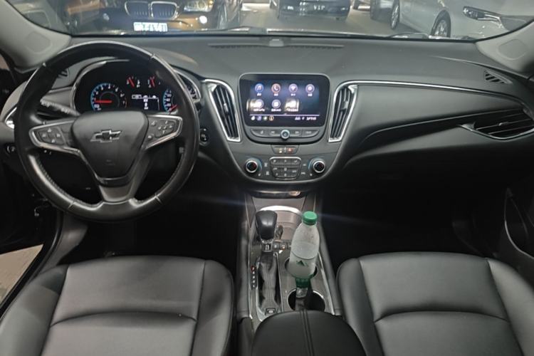 Used Chevrolet Malibu XL 2021 535T Automatic Sport Edition Center Console