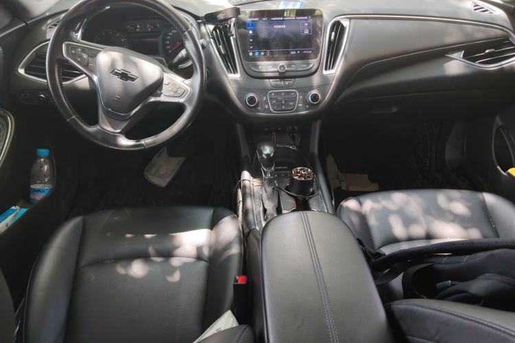 Used Chevrolet Malibu XL 2021 535T Automatic Sport Edition Center Console