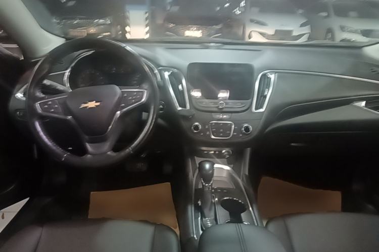 Used Chevrolet Malibu XL 2021 535T Automatic Sport Edition Center Console