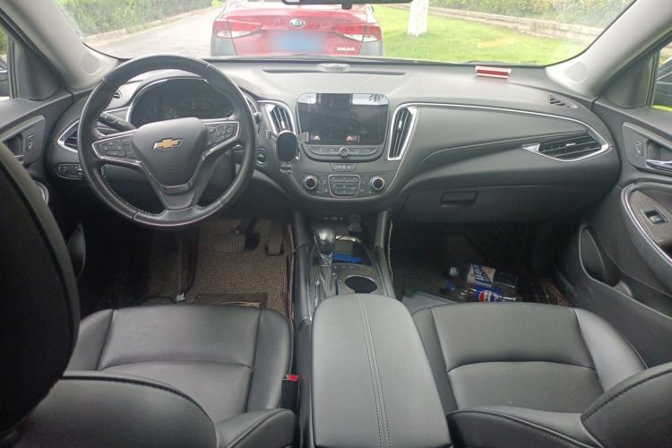 Used Chevrolet Malibu XL 2021 535T Automatic Sport Edition Center Console