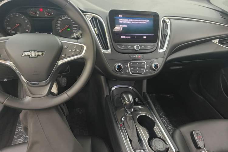 Used Chevrolet Malibu XL 2021 535T Automatic Sport Edition Center Console