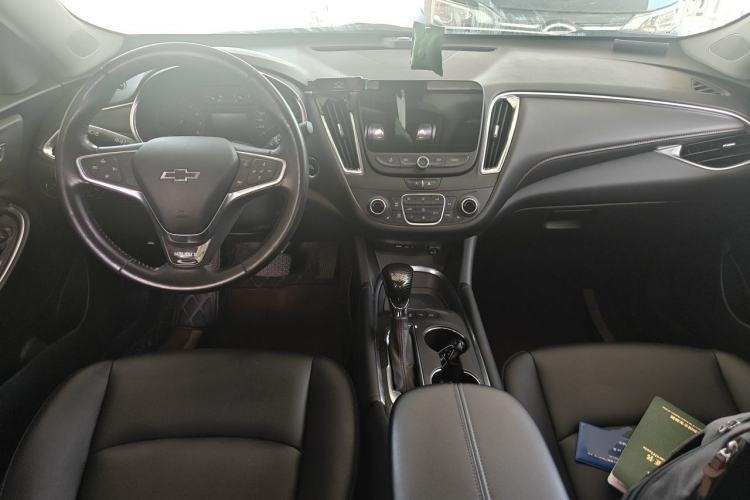 Used Chevrolet Malibu XL 2021 Redline 550T Automatic Sharp Edition Center Console