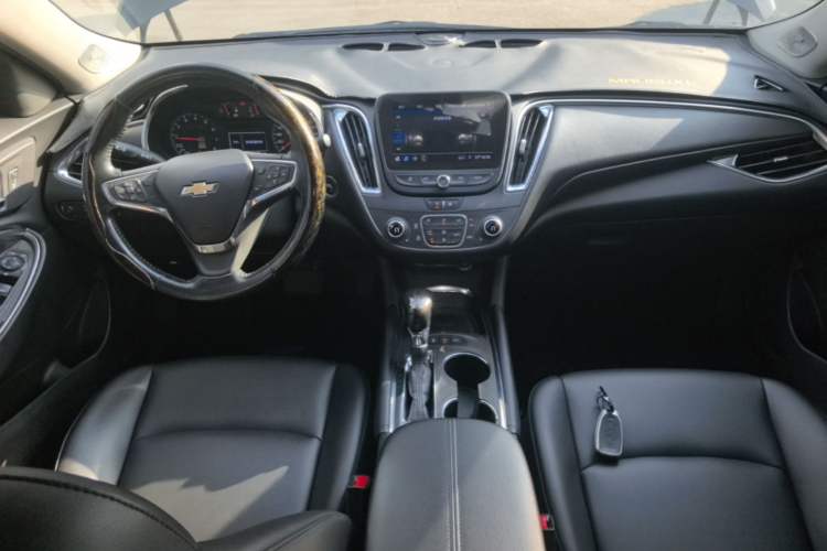 Used Chevrolet Malibu XL 2021 535T Automatic Sport Edition Center Console
