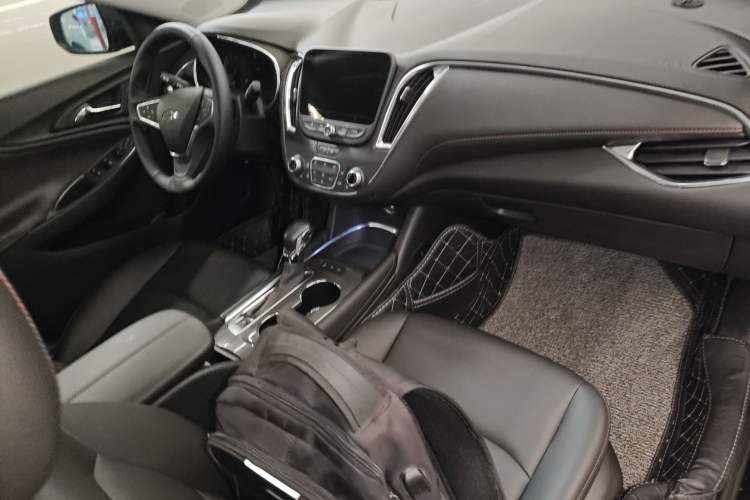 Used Chevrolet Malibu XL 2021 Redline 550T Automatic Sharp Edition Center Console