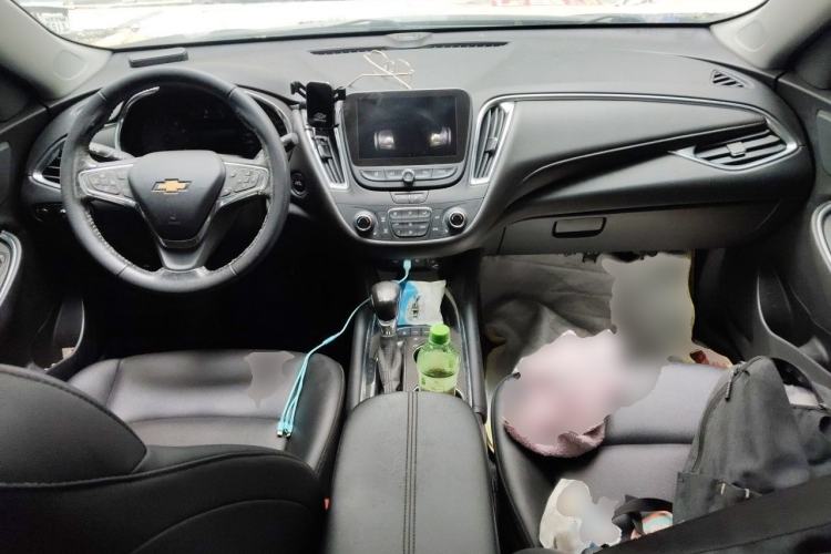 Used Chevrolet Malibu XL 2021 535T Automatic Sport Edition Center Console