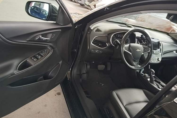 Used Chevrolet Malibu XL 2021 535T Automatic Sport Edition Driver Seat