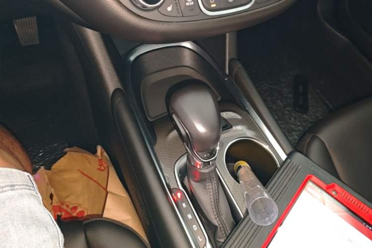Used Chevrolet Malibu XL 2021 535T Automatic Sport Edition Gear Lever