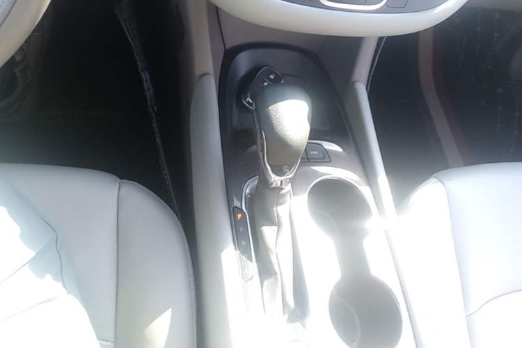 Used Chevrolet Malibu XL 2021 535T Automatic Sharp Edition Gear Lever