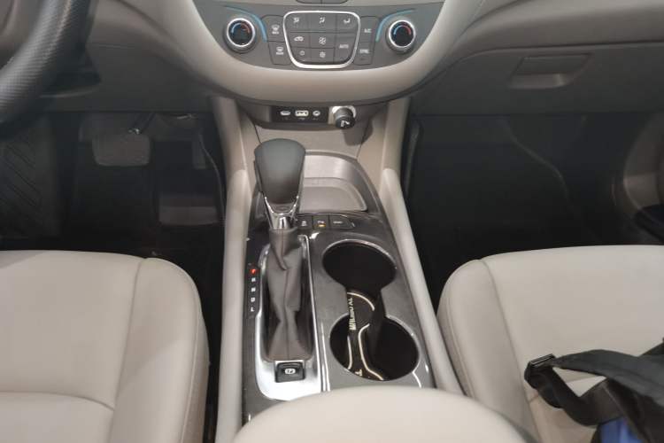 Used Chevrolet Malibu XL 2021 535T Automatic Sharp Edition Gear Lever