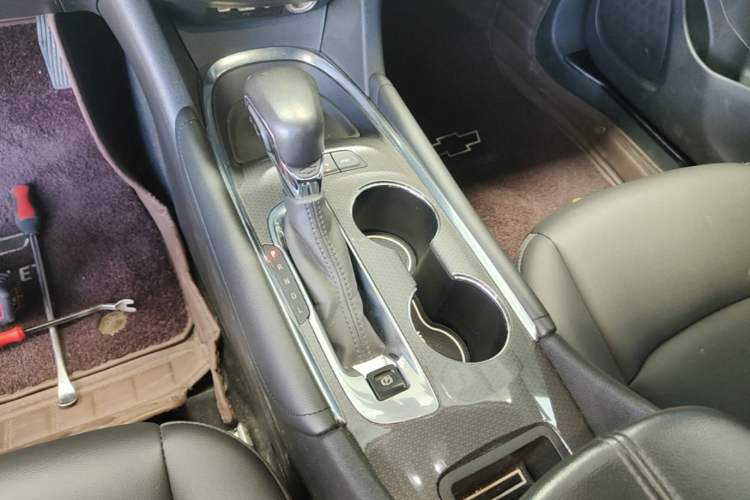 Used Chevrolet Malibu XL 2021 535T Automatic Sport Edition Gear Lever