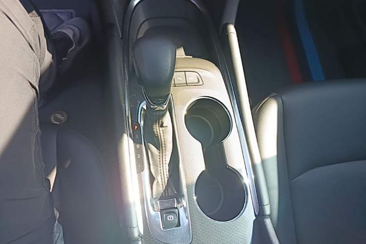 Used Chevrolet Malibu XL 2021 535T Automatic Sport Edition Gear Lever
